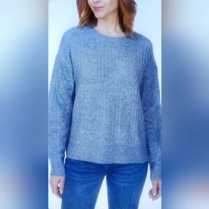Elegant Women's Blue Crew Neck Sweater